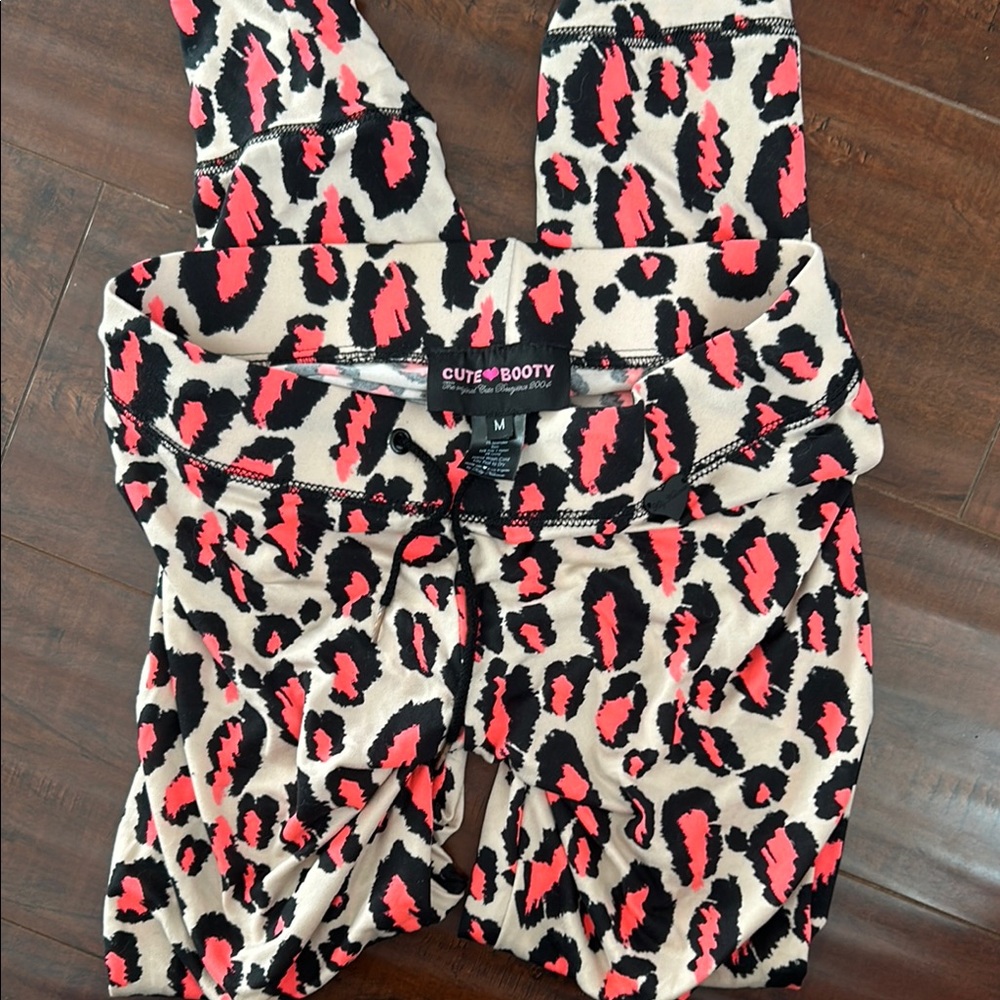 Cute Booty Leopard Print Leggings
